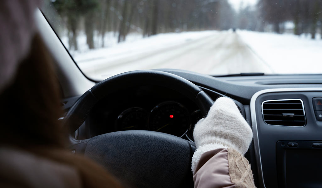 Cose da non fare al volante quando nevica
